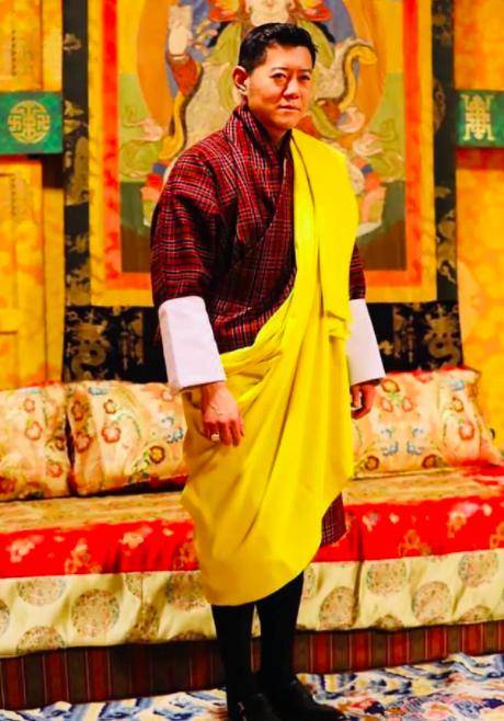 原创不丹国王在外金屋藏娇王后一脸悲凉生了二胎也难挽回丈夫的心
