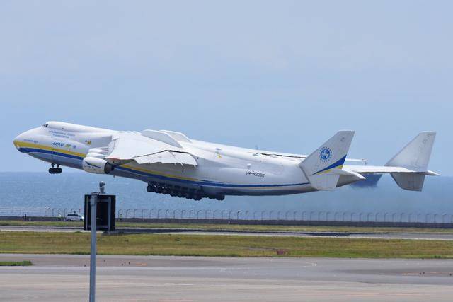 全球只有一架的安-225坏在异国他乡咋办?安-74:大哥我来救你了