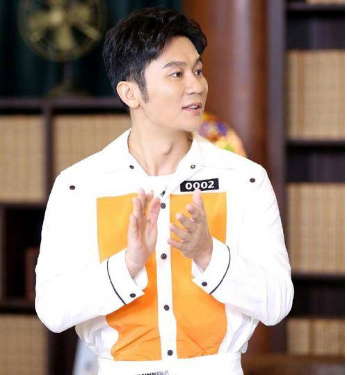 跑男公布8人剧照有7人剧照差不多为何只有蔡徐坤特殊