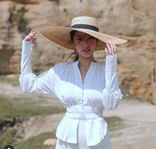 毛加恩亲吻太太宣布这胎怀儿子,网友留言却是:一定是高以翔回来_罗雯