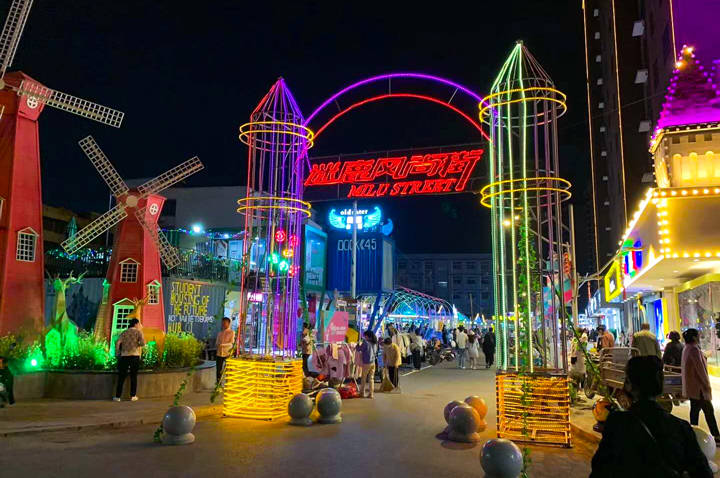 重振地摊经济,夜市经济,还不快来街景梦工厂"抄作业"