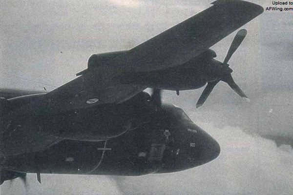 原创最经典的空中撞击苏27把尾翼当手术刀给p3b开了膛