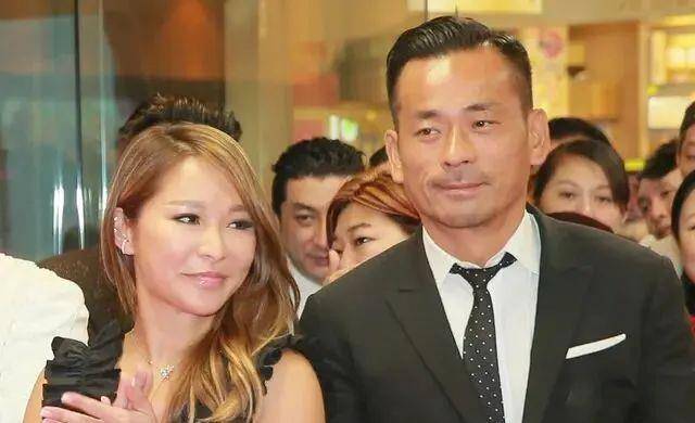 洗米华46岁生日,洗米嫂一脸幸福,赶走"对手"坐稳正室宝座_刘碧丽