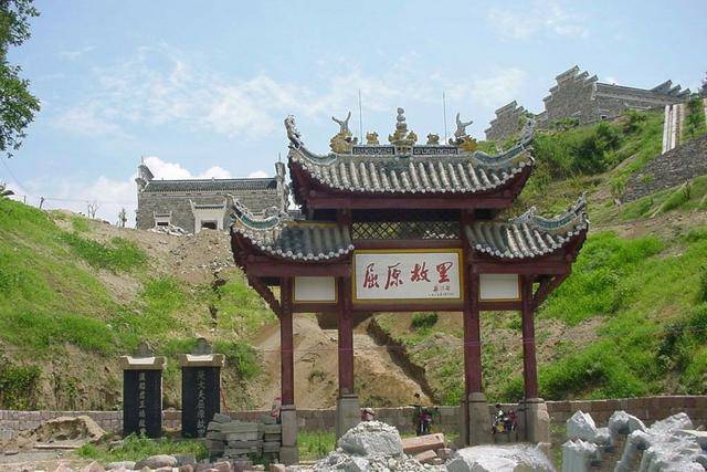 楚怀王被囚死于秦国后,屈原又被楚顷襄王再次流放.