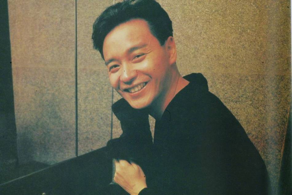 神仙哥哥!张国荣证件照罕见曝光 白衬衣花领带精神帅气