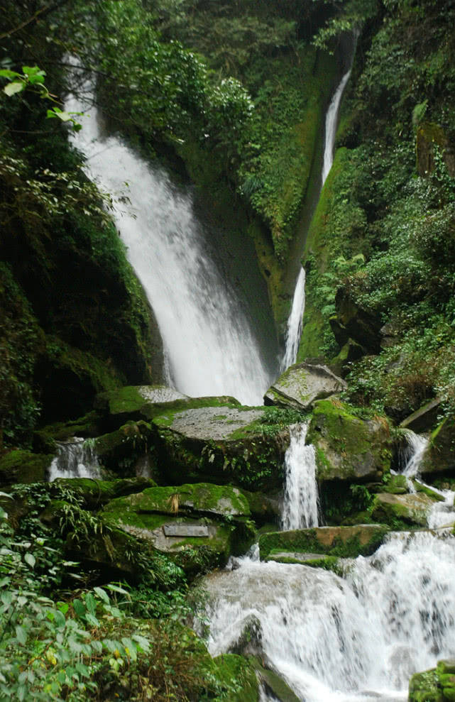 九龍銀鏈瀑布群遺落在大山深處的鏈子