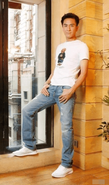 多位男星爆料某知名女星私生活混乱,堪比罗志祥,到底是谁?_吴启华