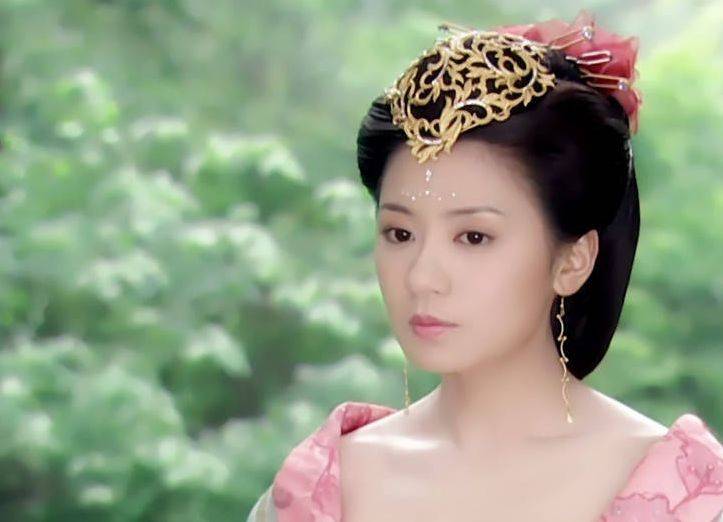 《至尊红颜》四位美女,最丑的她却嫁给了剧中男主,婚姻幸福美满