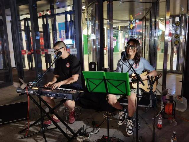 昨晚泉城路,连音社,明湖兄弟等荣耀归来,有你喜欢的吗?_鲁怀德