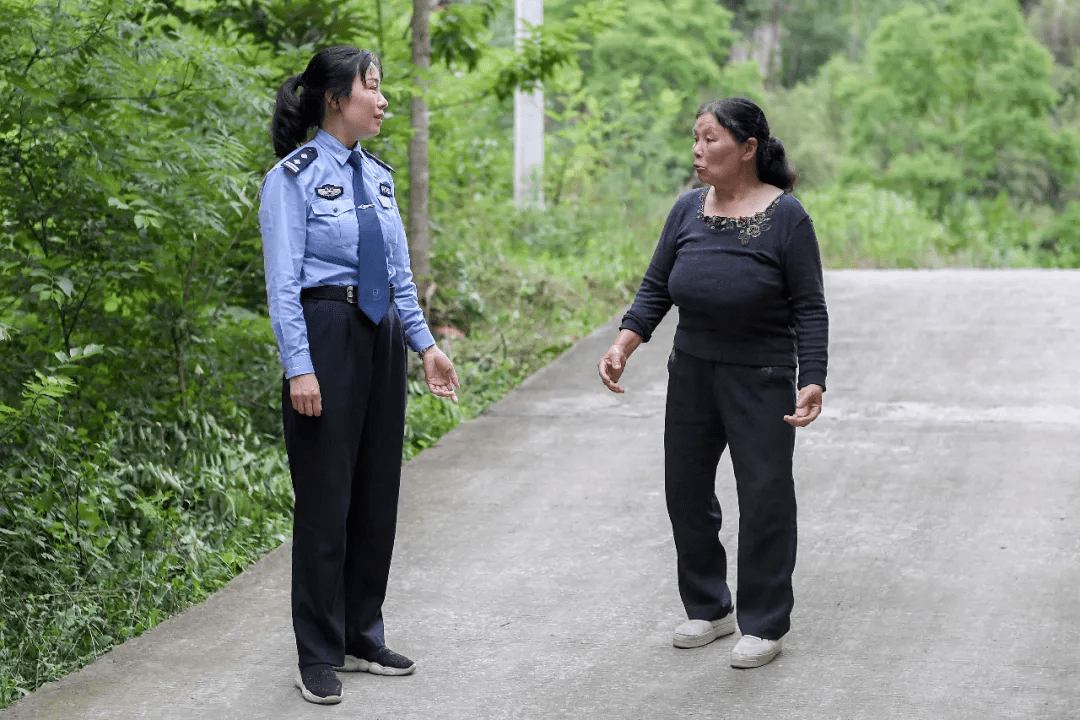 【决战决胜三千峰】武陵源"半边天"王静: 为贫困群众撑起一片晴空