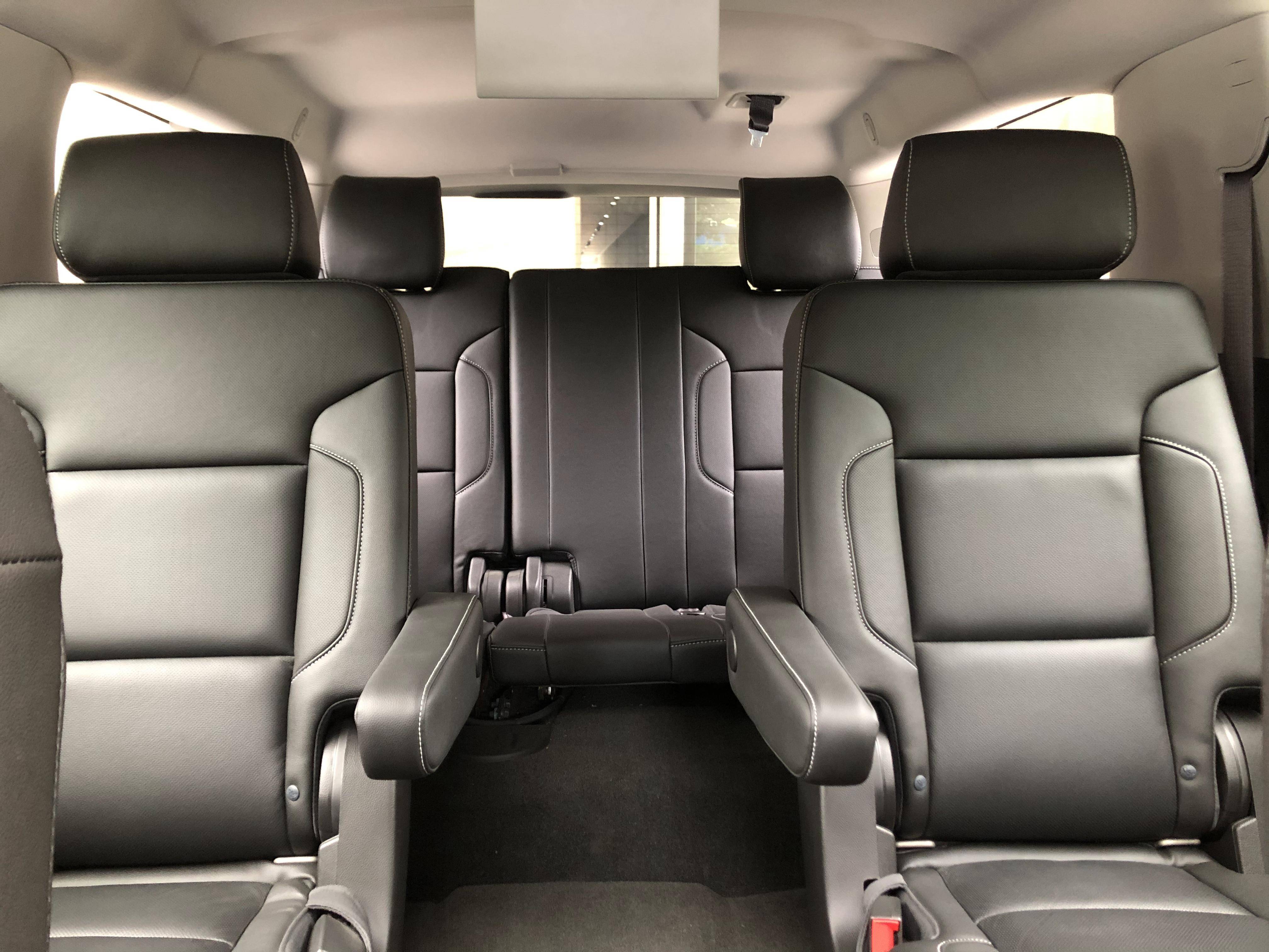 雪弗兰萨博班全尺寸suv 5.3四驱蓝牌七座现车特价