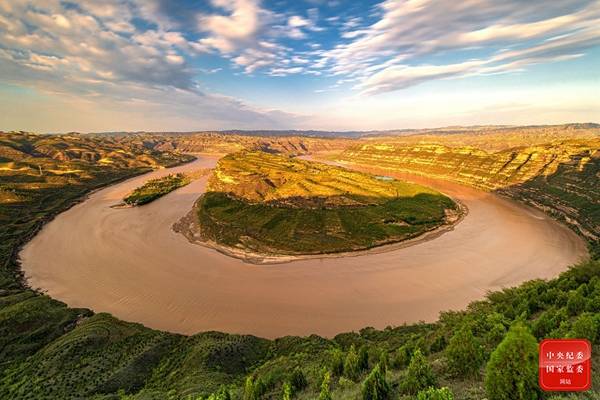 跟着镜头品诗词江河万里流