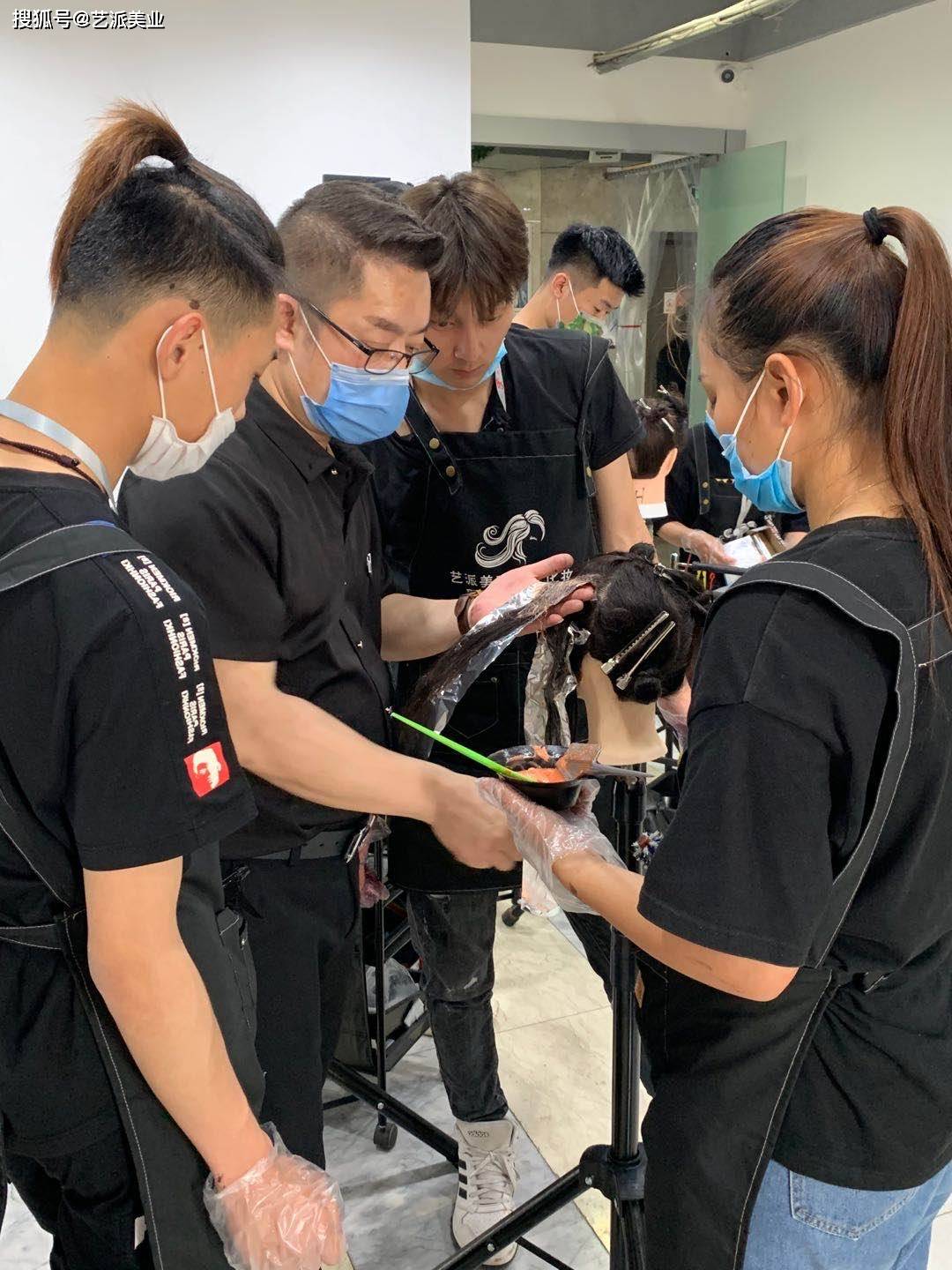 烫发长度计算的标准方法-合肥美发学校老师分享