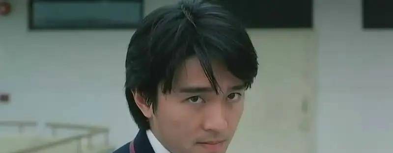 作为香港"喜剧之王"的周星驰也放出了一部电影《逃学威龙》