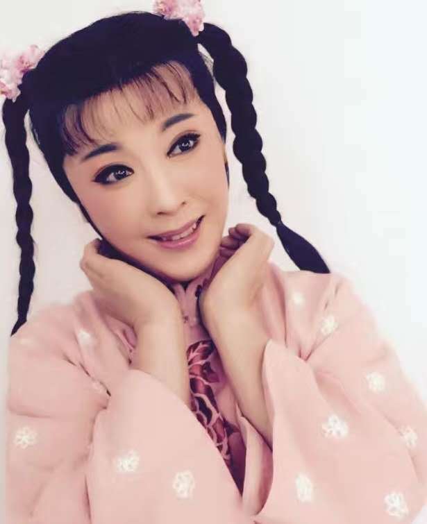 成凤英,确实是唱大戏唱出了大名堂.