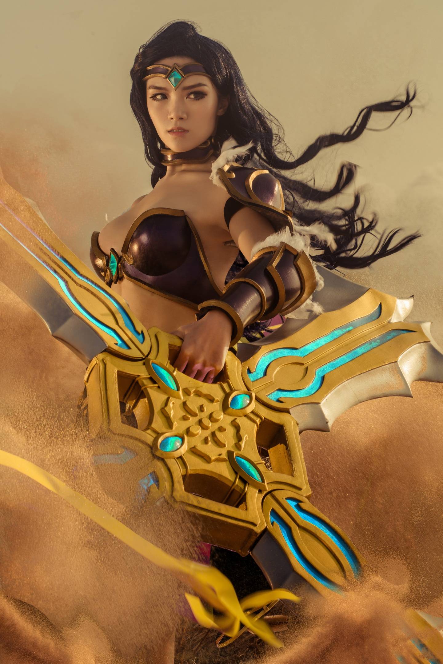 每日cos集锦大赏,英雄联盟之战争女神小姐姐,网友:我爱了_走过