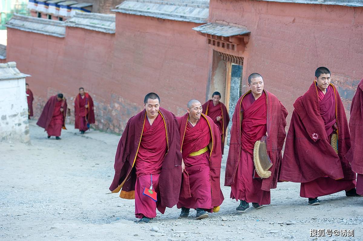 原创直击拉卜楞寺的辩经现场藏区旅行必看的人文景观相当震撼