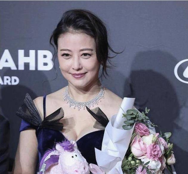 52歲周海媚自曝不婚原因生育對自己有危險