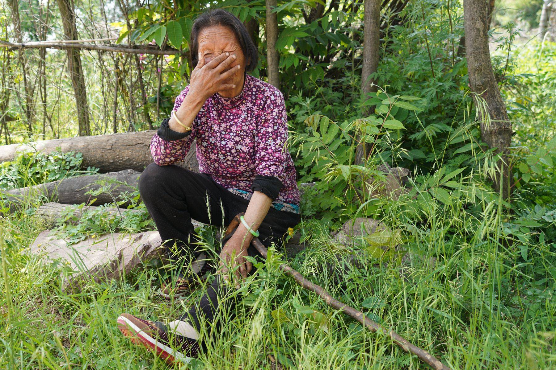 原创她19岁从湖北逃荒山西深山,如今8旬还给儿子做饭,看生活成啥样