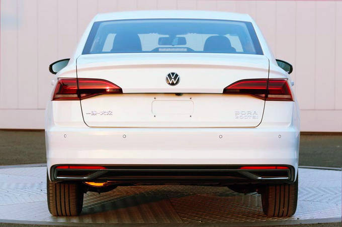 一公里不到3毛钱,大众宝来1.2t实车曝光,换全新车标_手机搜狐网