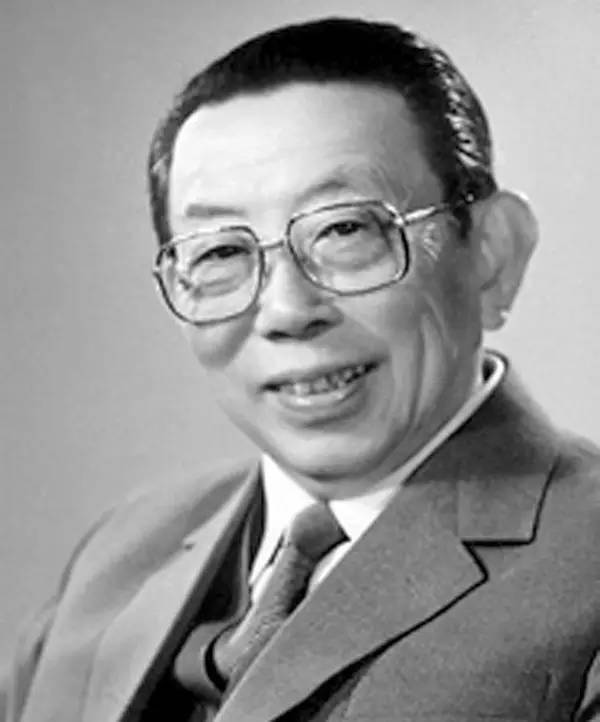 曹铎,表演艺术家,上海电影制片厂演员.