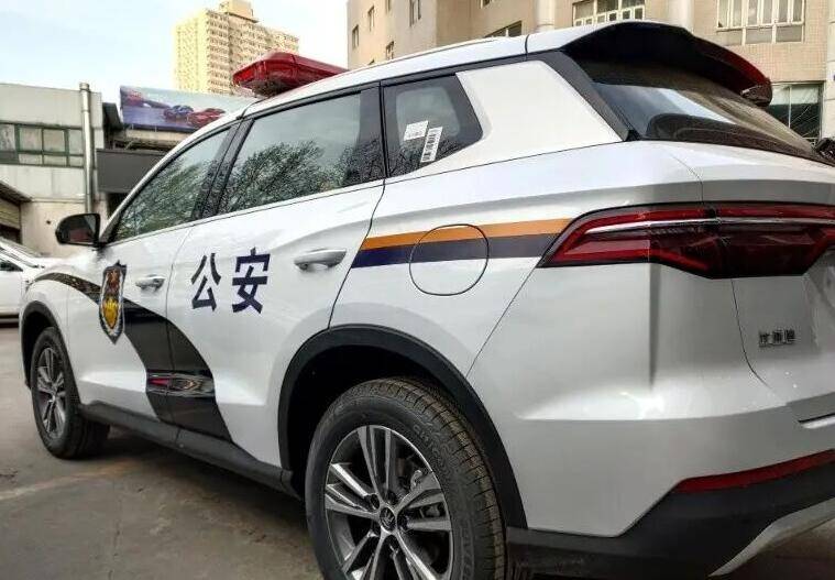 比亚迪宋pro警车版全新外观威武霸气高科技内饰真给力