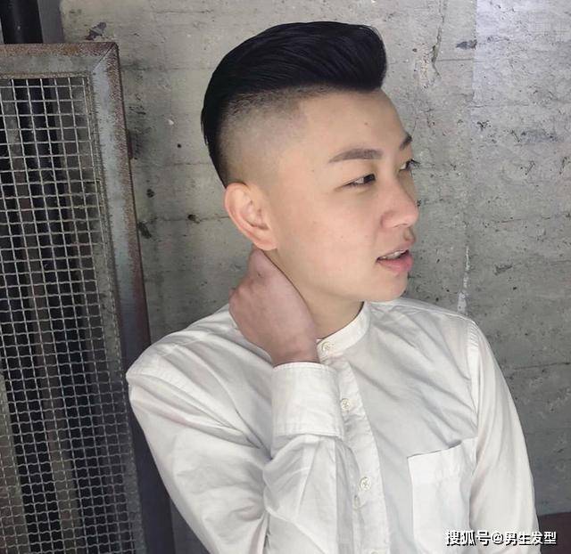 男生夏天别乱剪发型,试试这4款"两边铲光"发型,干净又帅气_头发