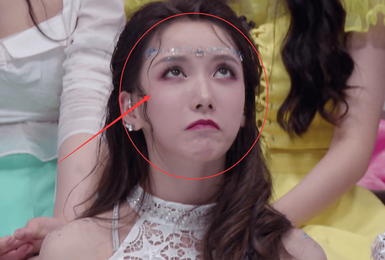 张艺凡小哭包表情出圈秦海璐指出模仿精髓连宋茜都学不像