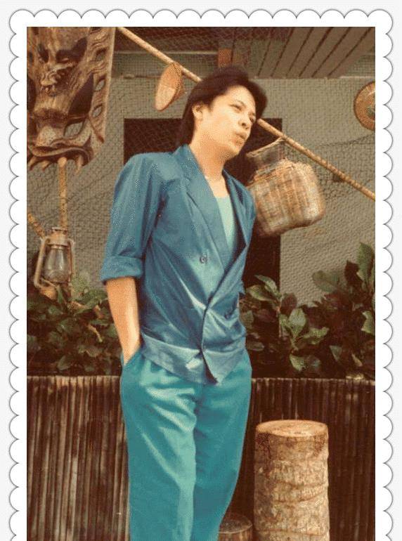 就退的干干净净, 退出歌坛后被人找了20年, 可始终没人再见过_刘文正