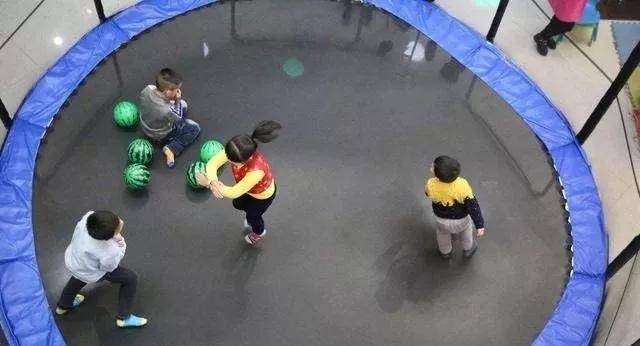 90后女孩玩蹦床致完全性截瘫,这个游戏太可怕了!