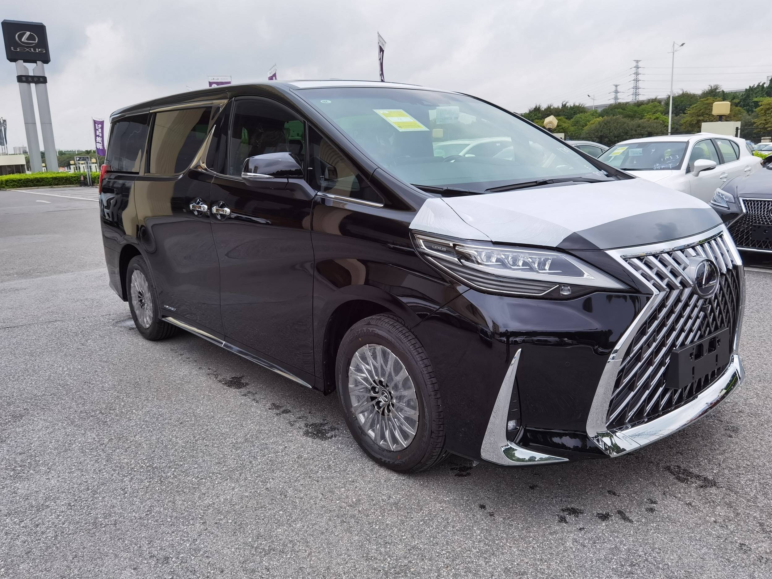 全新雷克萨斯lm 藏势于心 顺势于行