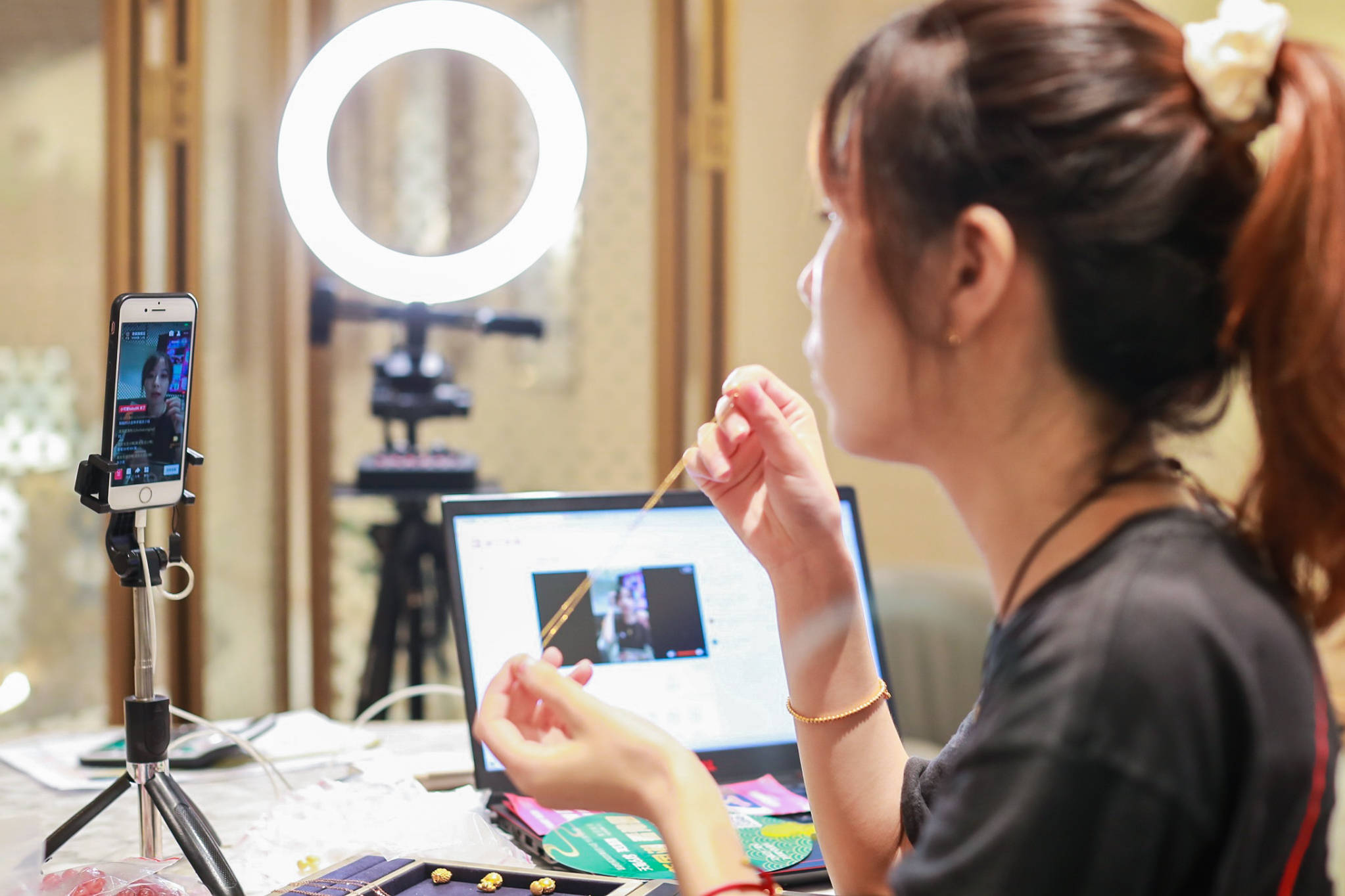 信心稳了天猫618淘宝直播诞生13个亿元直播间