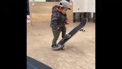 这就是日式教育!日本3岁小孩练滑板接连重摔后父亲并没扶,最后