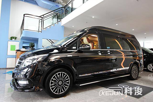 奔驰v-class 卡升鸿轩版,精美内饰,给你无限惊喜