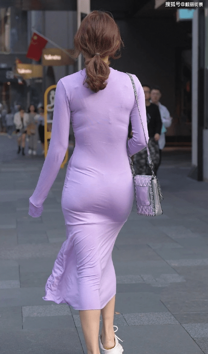 紫色"包臀裙",更显身材美感
