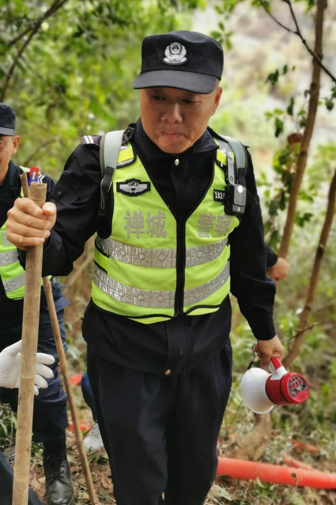 一路走好佛山禅城民警李超倒在了岗位上