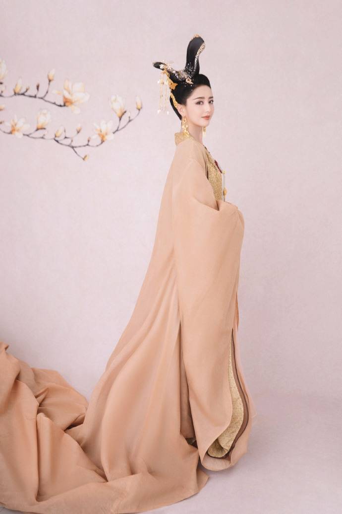 美呆了佟丽娅古装似画中人顾盼生姿