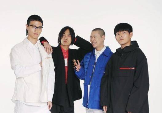 原创hyukoh又有成员宣布结婚!"半年2人夫"贝斯手死会了