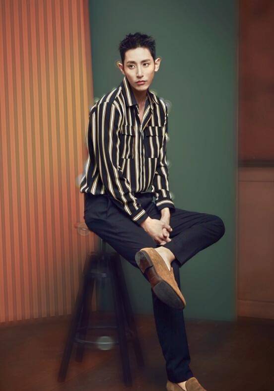 贵公子的绝色长相,184cm长腿身材,简直是行走的荷尔蒙_李洙赫