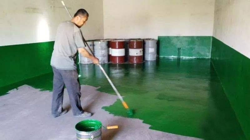 5,应设计堵截泄露的裙角,地面与裙角围建的容积不低于堵截的最大容