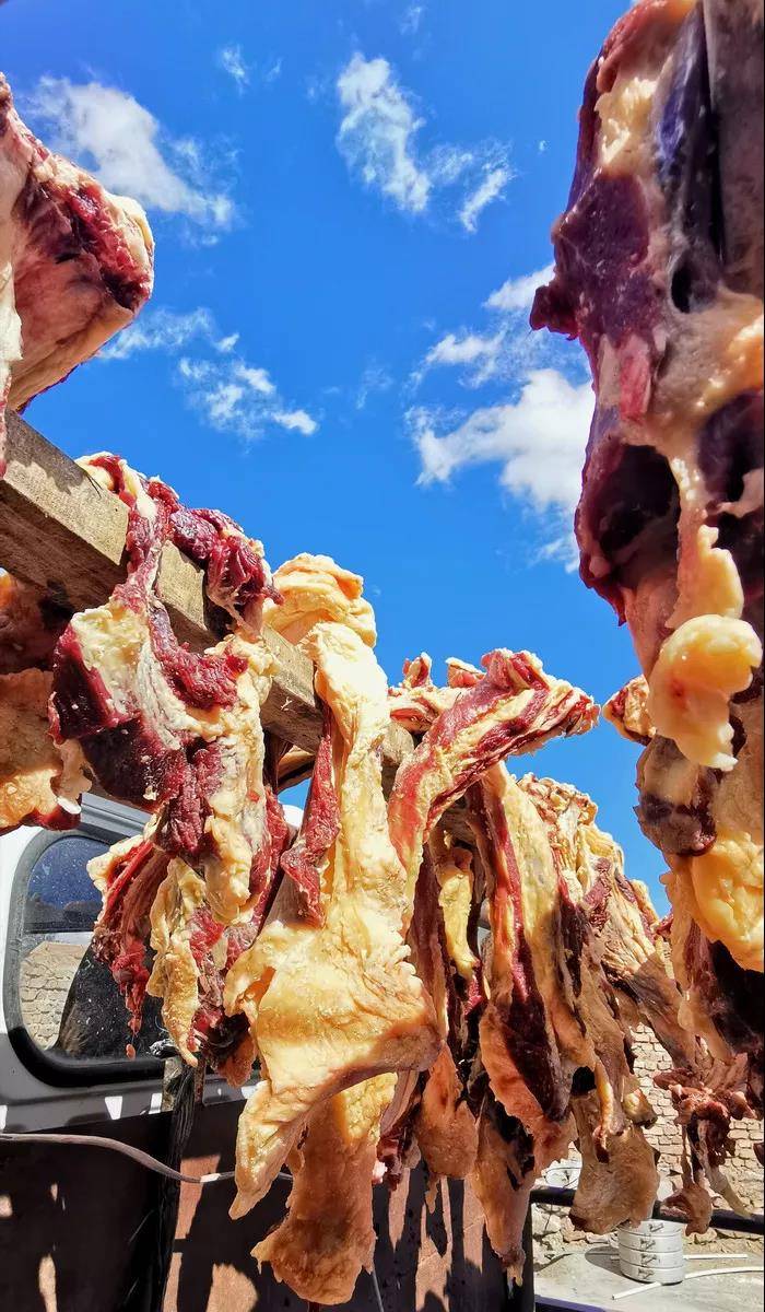吃一口风干肉,你就会爱上吉木乃!