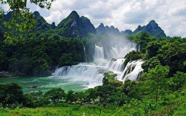 不过在未来3年的时间里,生肖牛便可转运,到时候命理之中财星高照,横财