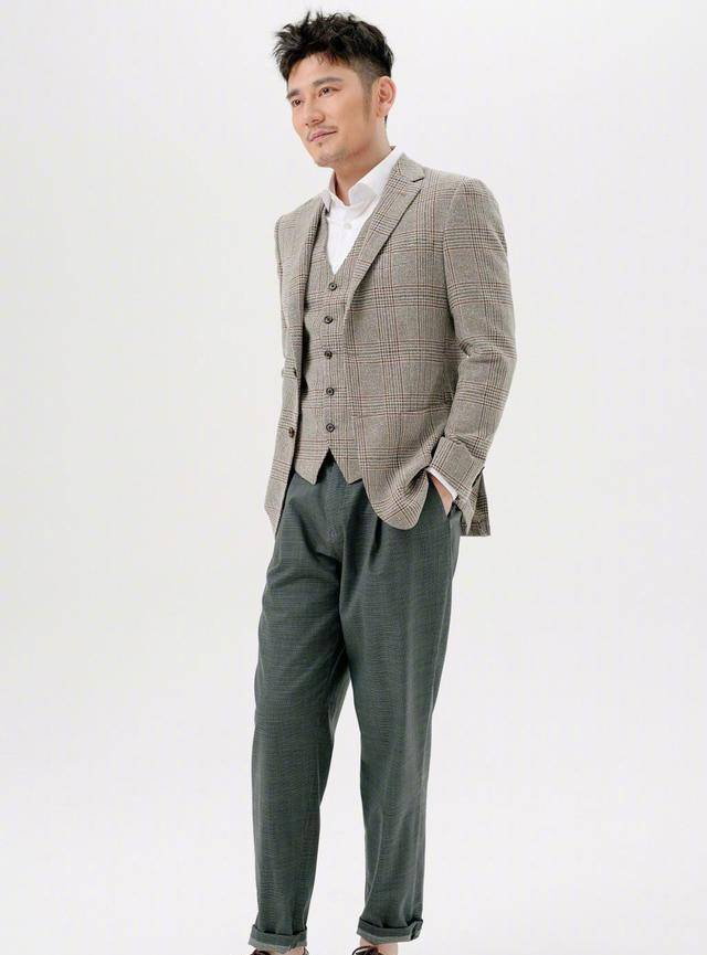 钱枫胖到收不住!体重飙升200斤比海涛还臃肿,像开了大头特效