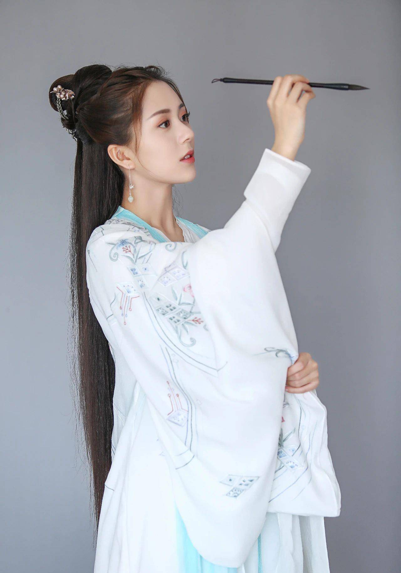 《花小厨》分账破亿,汤敏是如何从爱豆走向分账剧票房女王?