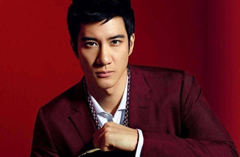 原创王力宏晒自拍变怪叔叔 满脸胡子拉碴像不修边幅的大叔