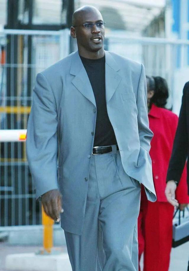 原创今天不聊aj,聊聊乔丹的衣品!现在的潮流是老爷子玩剩下的