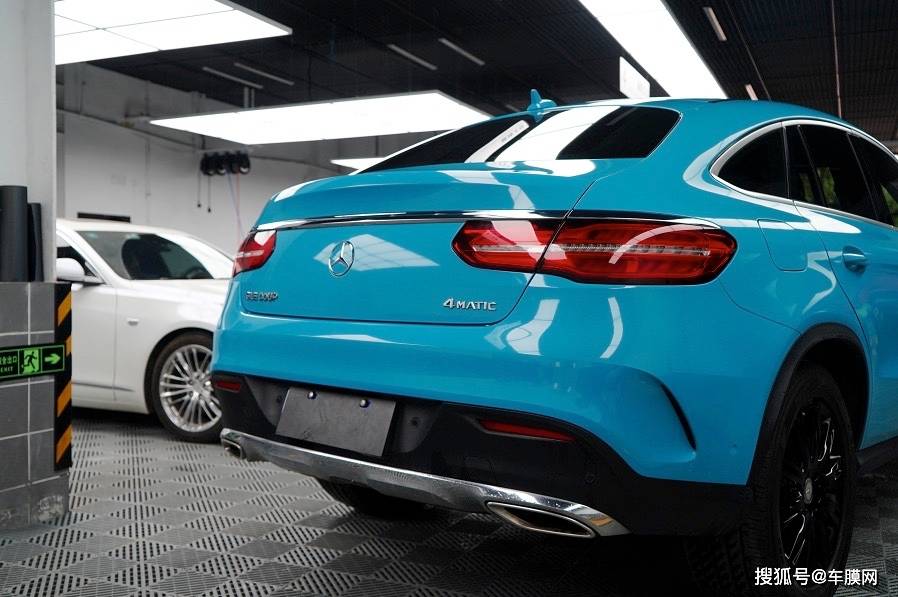 奔驰gle迈阿密蓝贴膜改色效果图