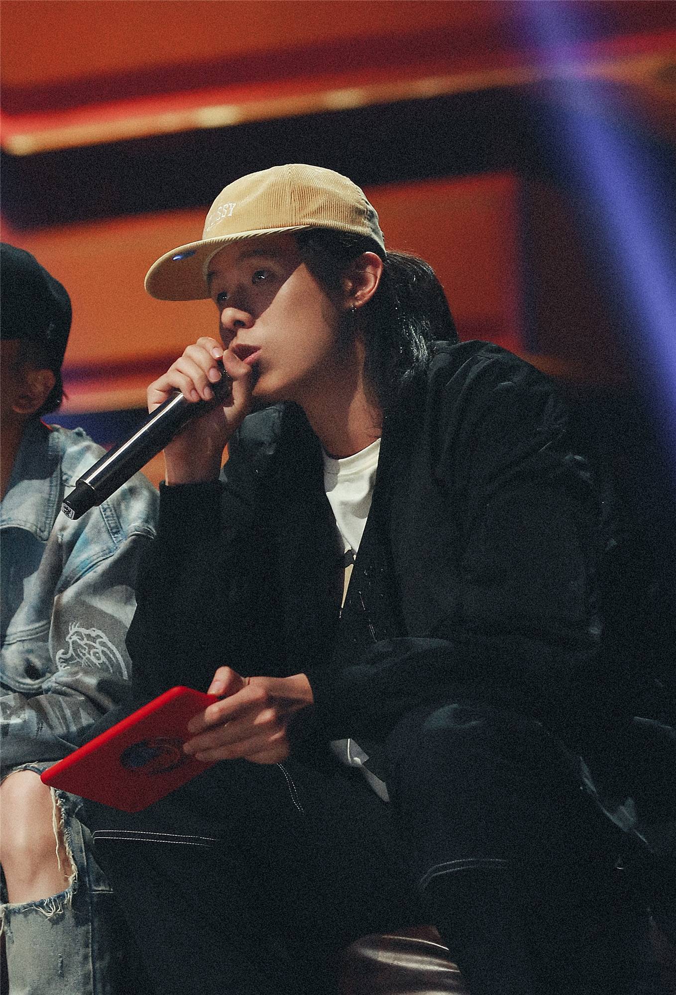 说唱听我的法老敷面膜纸引爆笑旋律说唱moonlight获安利无数