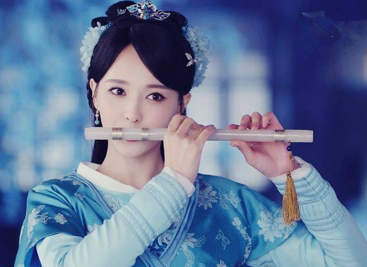 原创古装剧中女星吹笛子,刘诗诗优雅,钟欣潼仙气,赵丽颖让人笑哭了