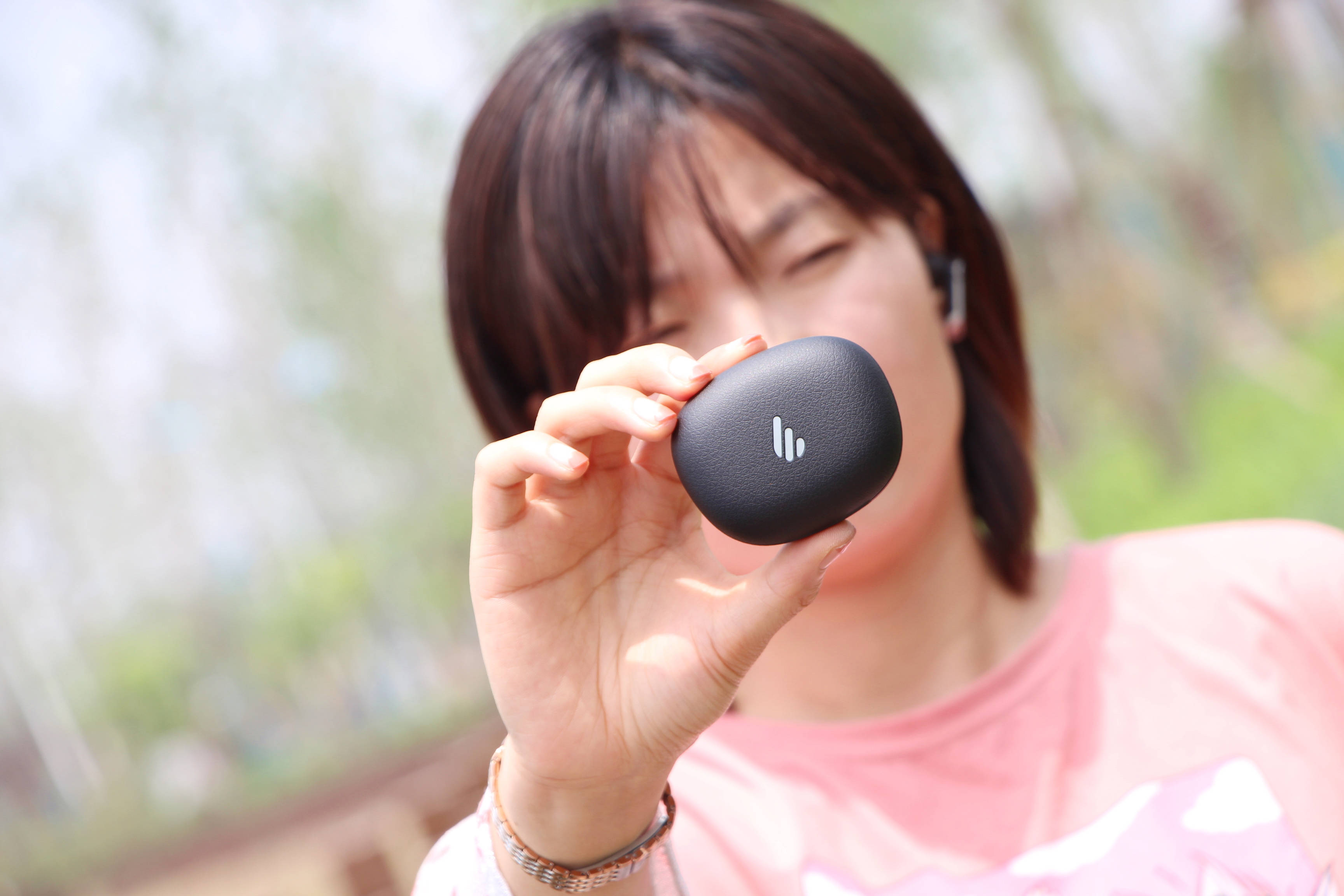 空谷幽兰撩人轻曼漫步者twsnb2降噪蓝牙耳机